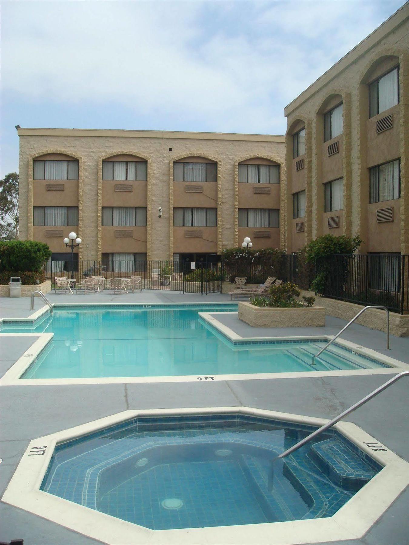 Portside Inn & Suites Los Angeles Ngoại thất bức ảnh